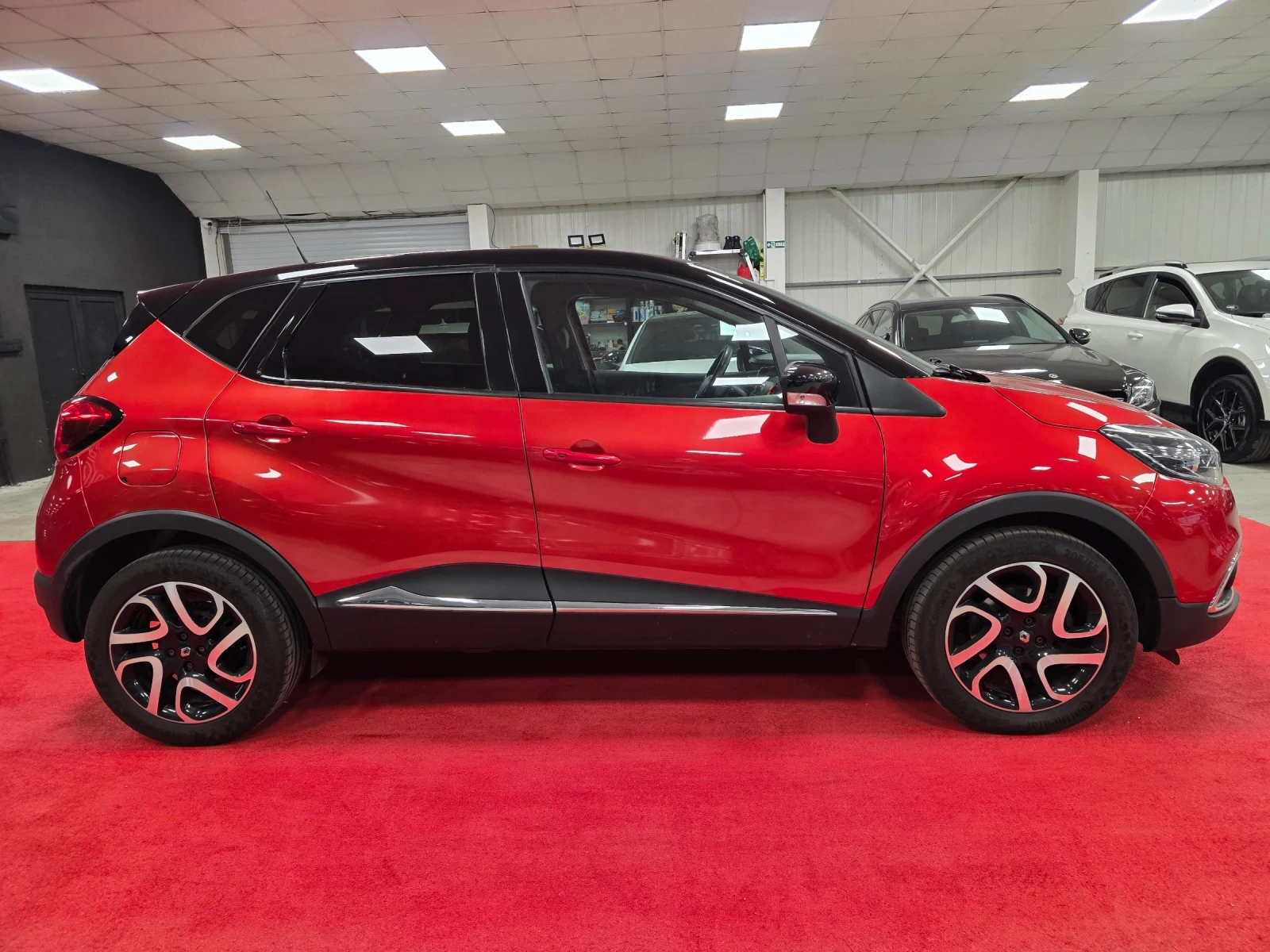 Renault Captur 1.2 TCe | Automatic | Напълно обслужен, снимка 10 - Автомобили и джипове - 55429148