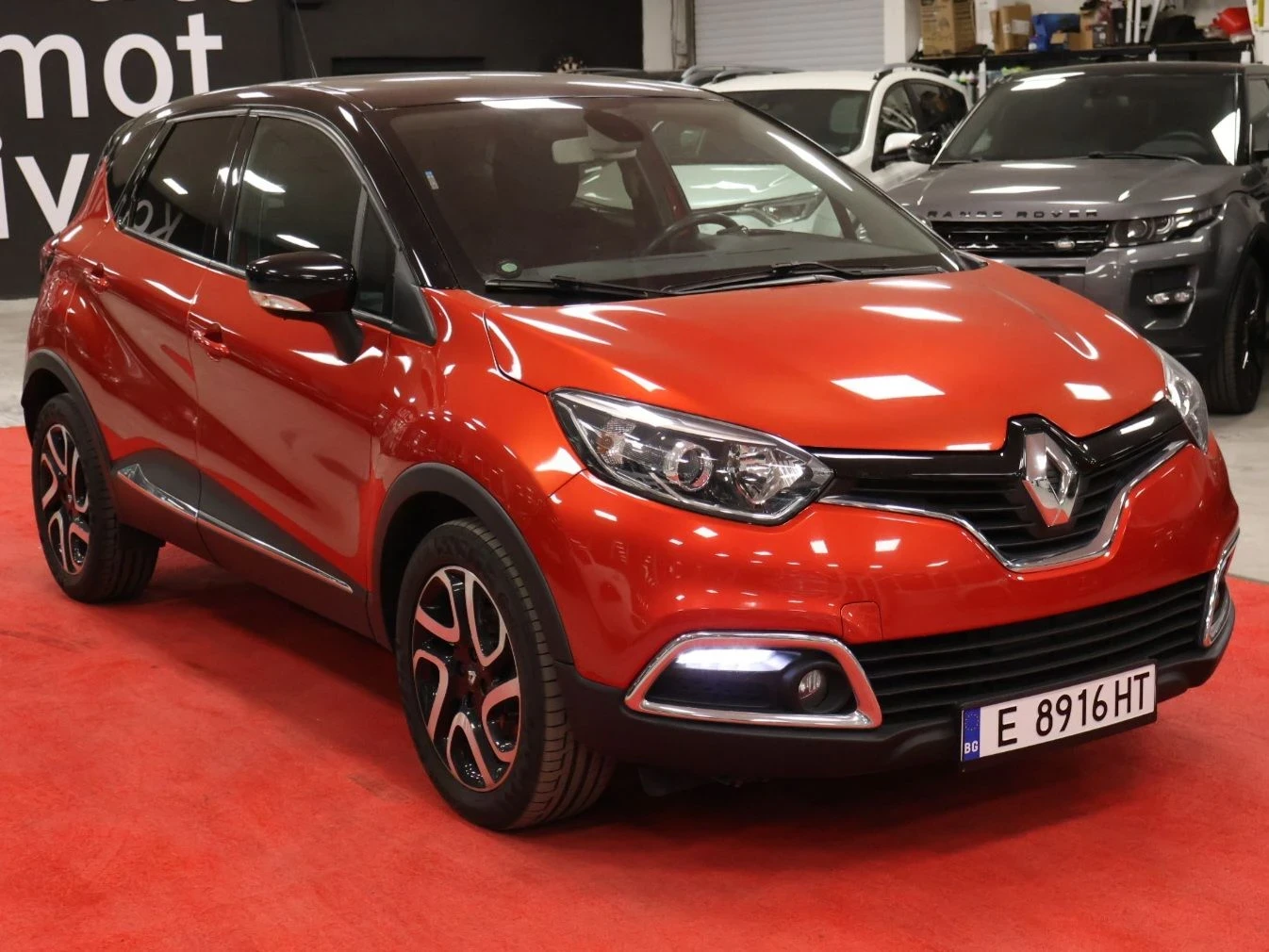Renault Captur 1.2 TCe | Automatic | Напълно обслужен, снимка 2 - Автомобили и джипове - 55429148