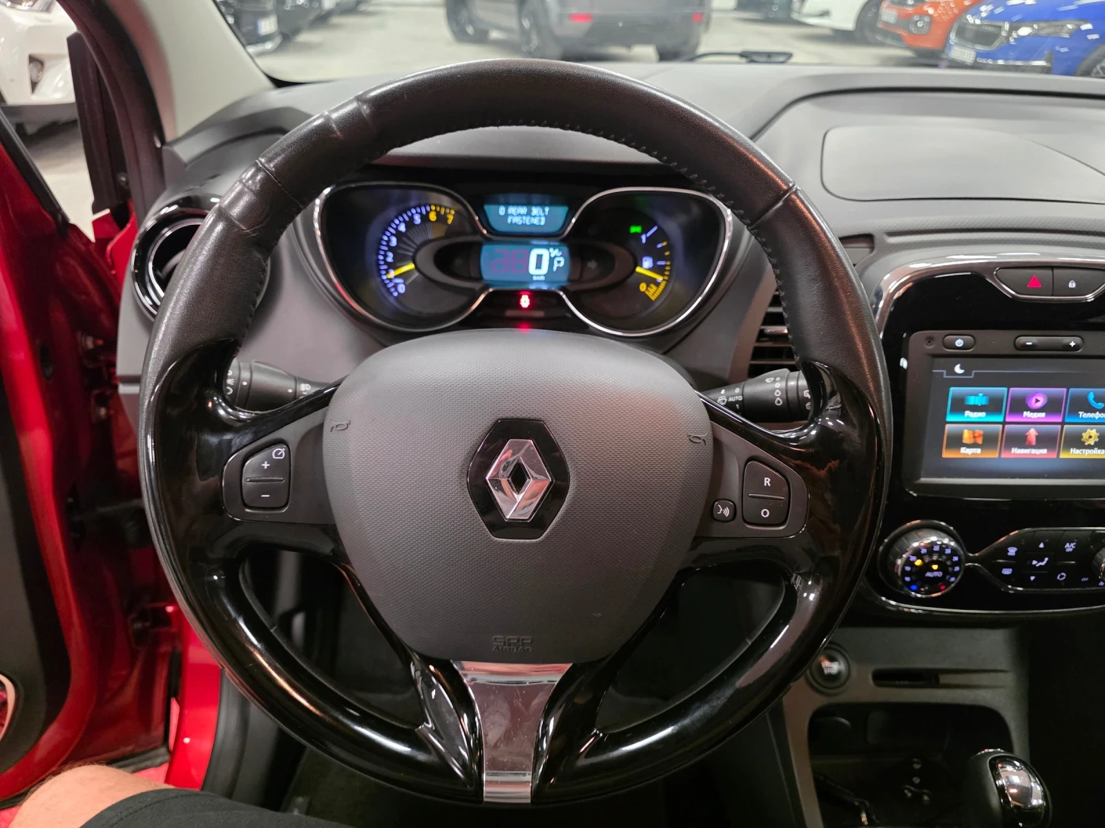 Renault Captur 1.2 TCe | Automatic | Напълно обслужен, снимка 12 - Автомобили и джипове - 55429148