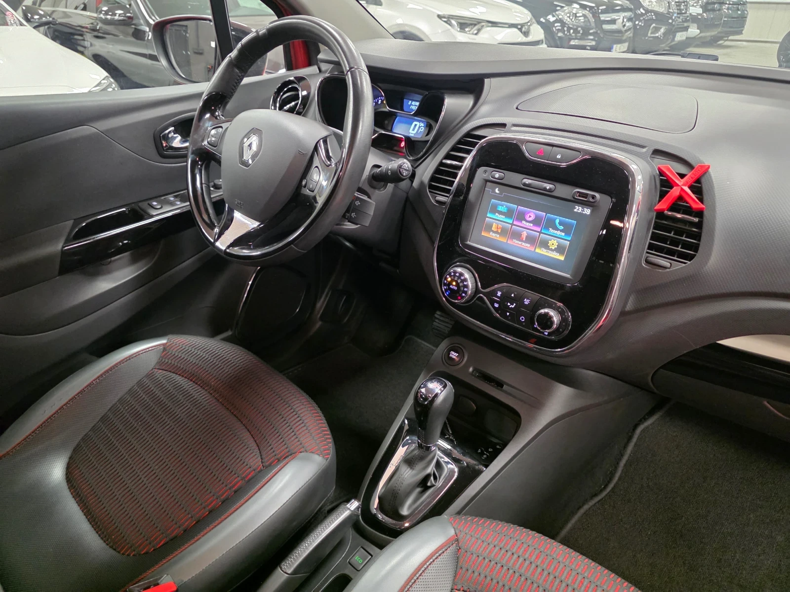 Renault Captur 1.2 TCe | Automatic | Напълно обслужен, снимка 15 - Автомобили и джипове - 55429148