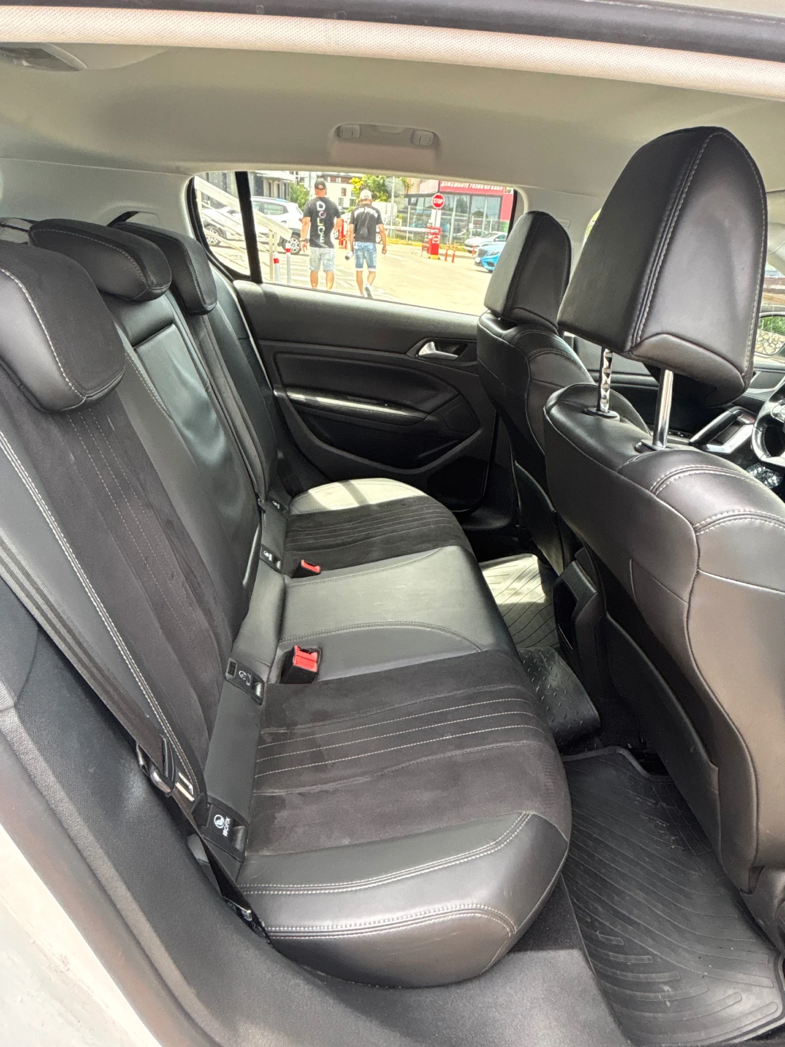 Peugeot 308 1.5HDI, снимка 6 - Автомобили и джипове - 55453173