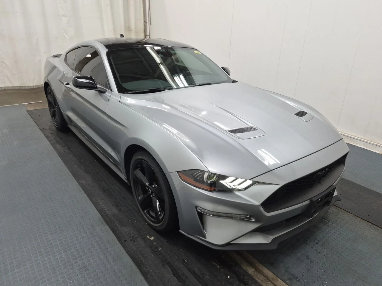 Ford Mustang ECOBOOST, снимка 2 - Автомобили и джипове - 55724081