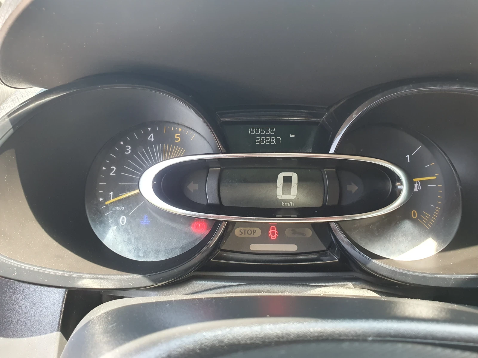Renault Clio, снимка 5 - Автомобили и джипове - 56129475