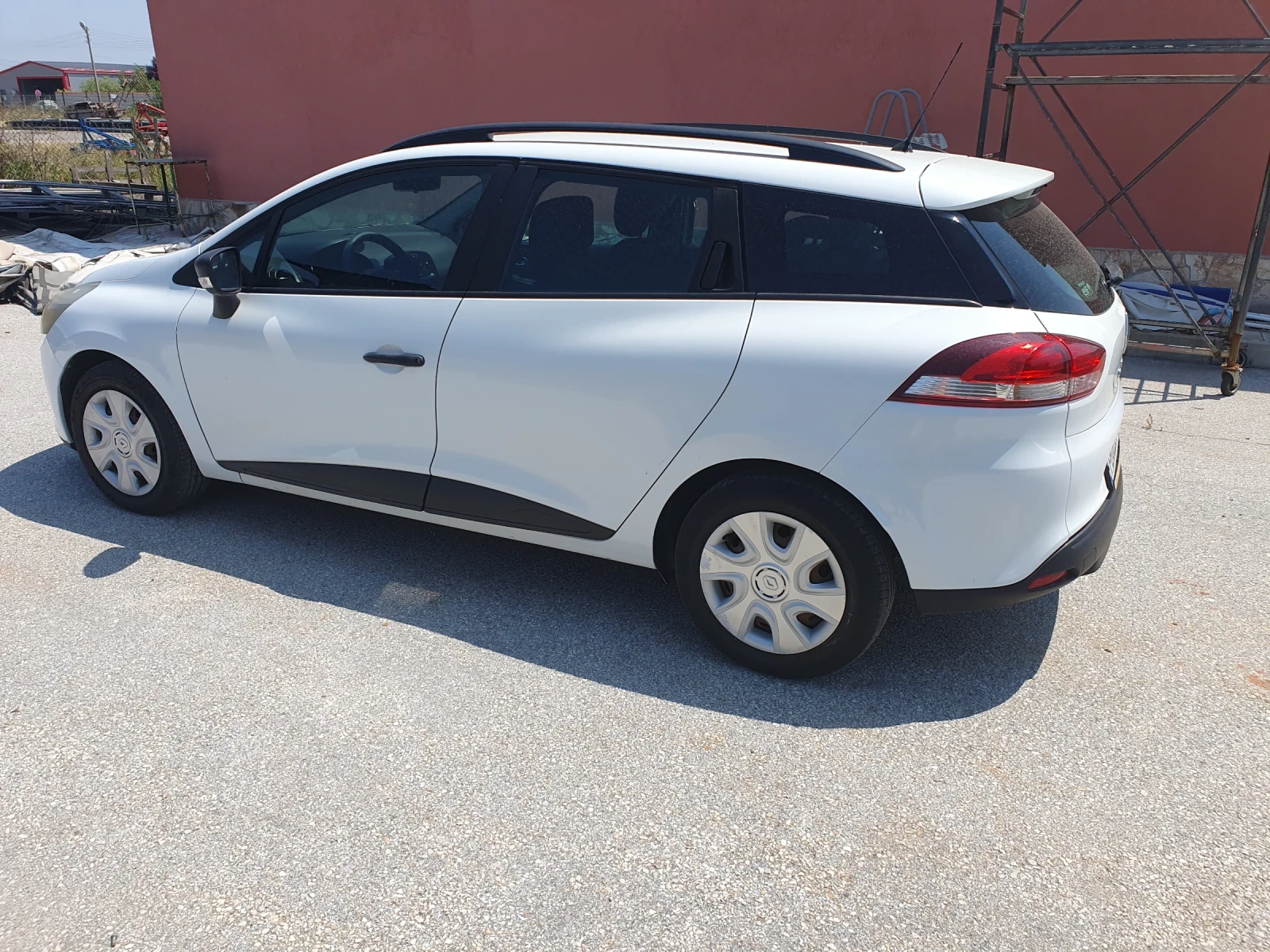 Renault Clio, снимка 4 - Автомобили и джипове - 56129475