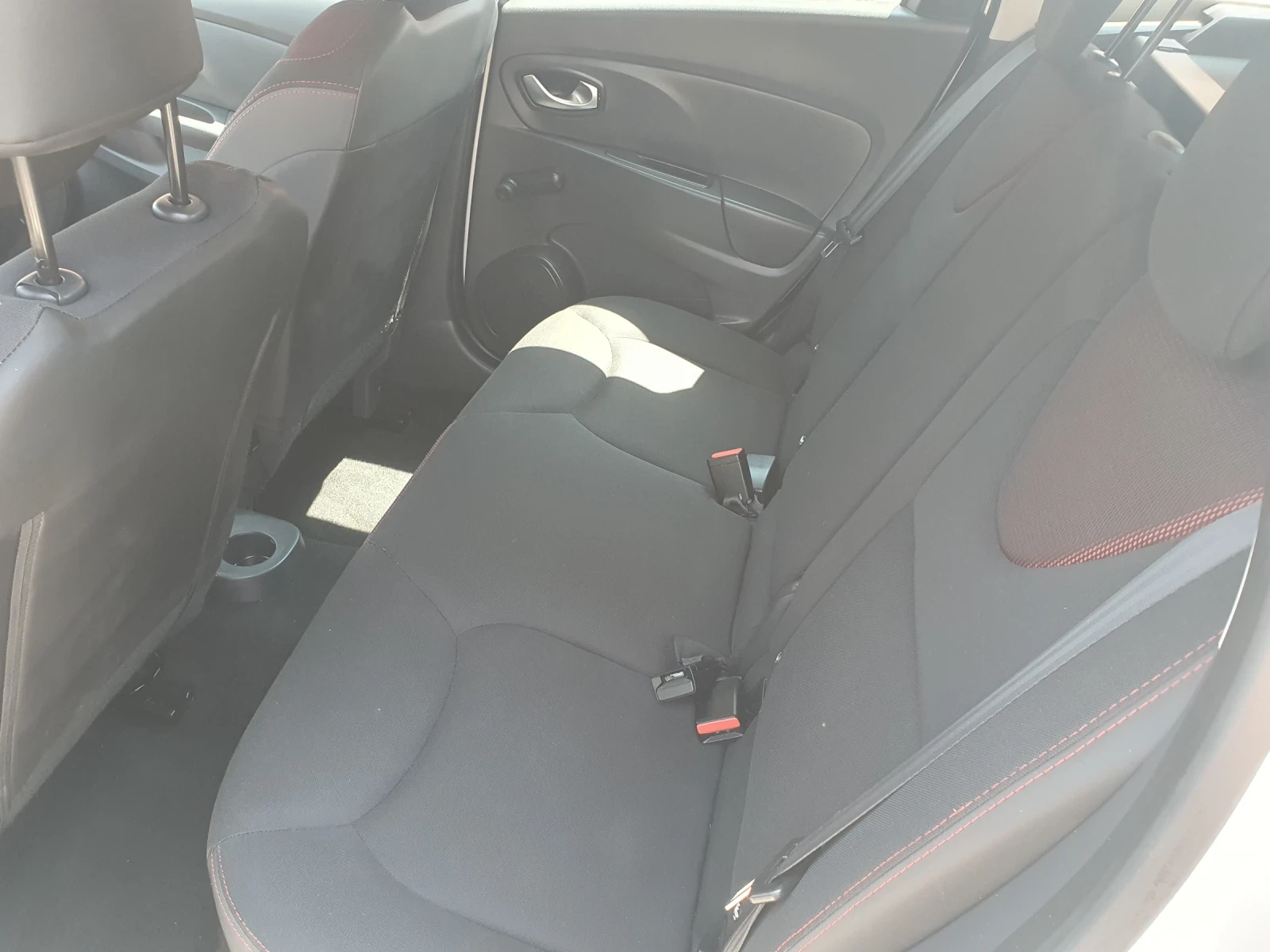 Renault Clio, снимка 6 - Автомобили и джипове - 56129475