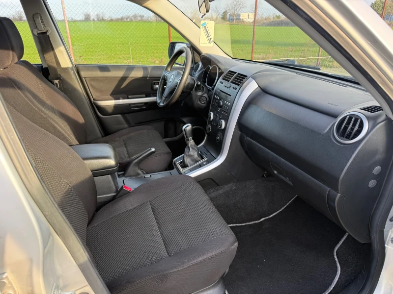 Suzuki Grand vitara 2.0 4x4, снимка 11 - Автомобили и джипове - 52670338