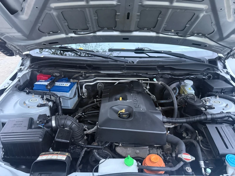 Suzuki Grand vitara 2.0 4x4, снимка 15 - Автомобили и джипове - 52670338