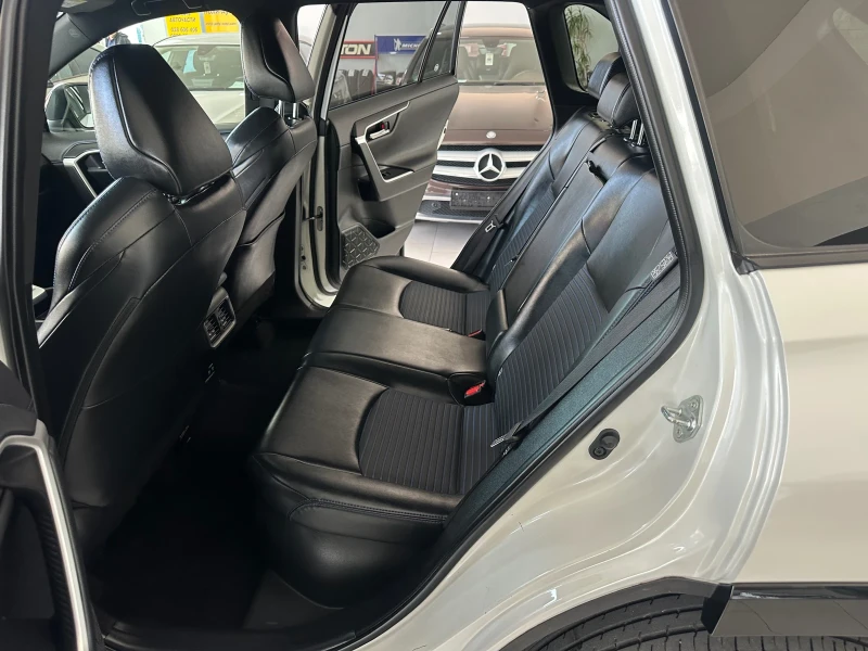 Toyota Rav4 Style* 4x4, снимка 8 - Автомобили и джипове - 52709767