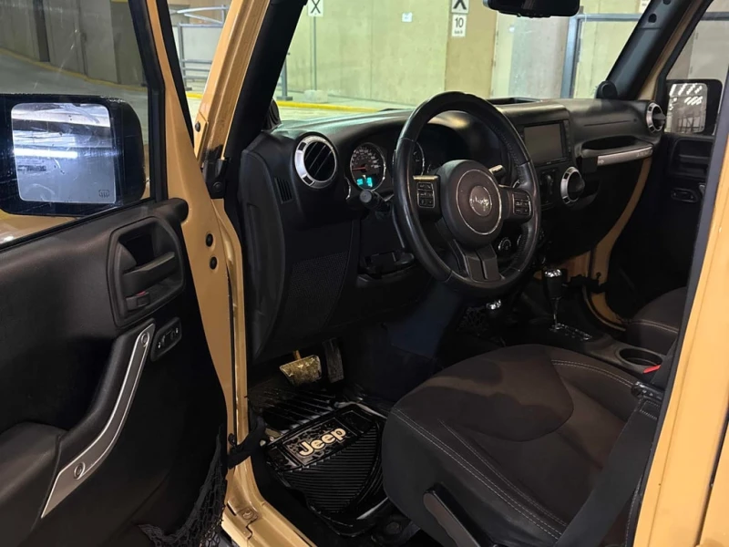 Jeep Wrangler * Sahara * CARFAX * БЕЗ ПЪРВОНАЧАЛНА ВНОСКА, снимка 5 - Автомобили и джипове - 52968040