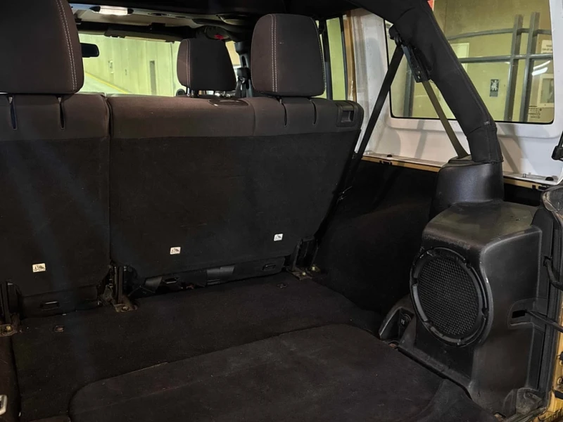 Jeep Wrangler * Sahara * CARFAX * БЕЗ ПЪРВОНАЧАЛНА ВНОСКА, снимка 17 - Автомобили и джипове - 52968040