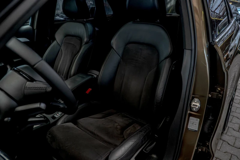 Audi Q3 2.0TDI/Quattro/Bose/LED/PDC/Панорама, снимка 8 - Автомобили и джипове - 53479971