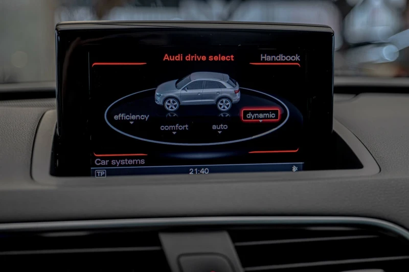 Audi Q3 2.0TDI/Quattro/Bose/LED/PDC/Панорама, снимка 11 - Автомобили и джипове - 53479971