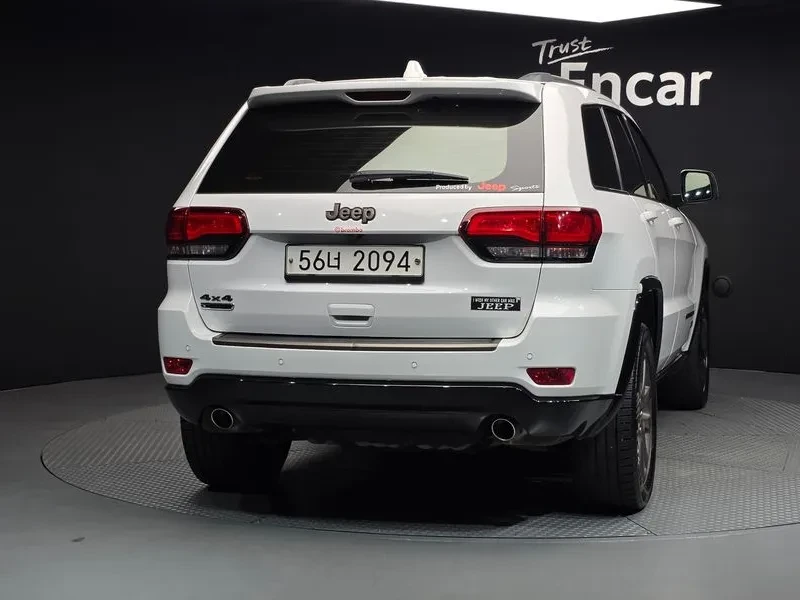 Jeep Cherokee 3.0D Special Edition - САМО 30% АВАНС, снимка 8 - Автомобили и джипове - 55662014