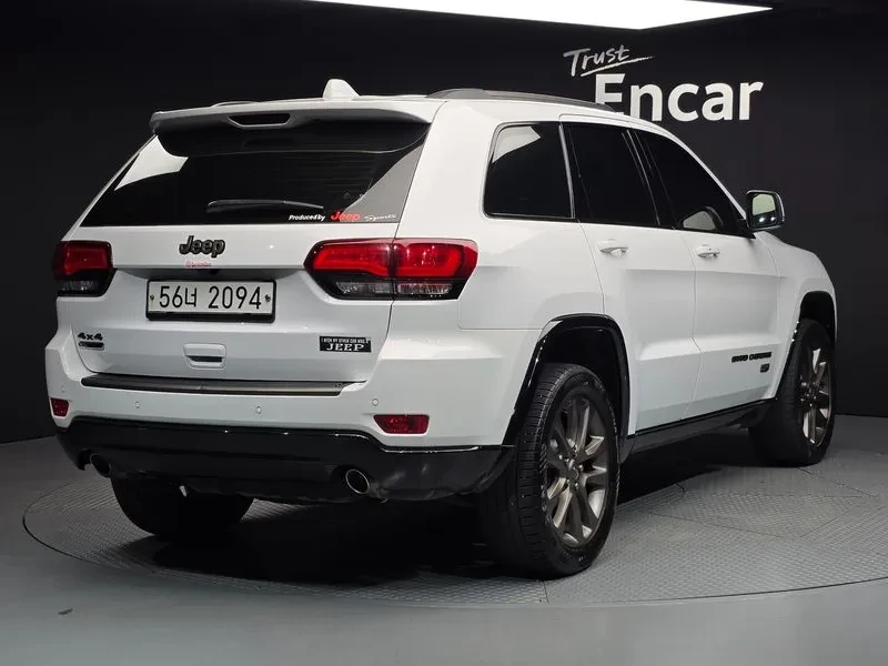 Jeep Cherokee 3.0D Special Edition - САМО 30% АВАНС, снимка 3 - Автомобили и джипове - 55662014