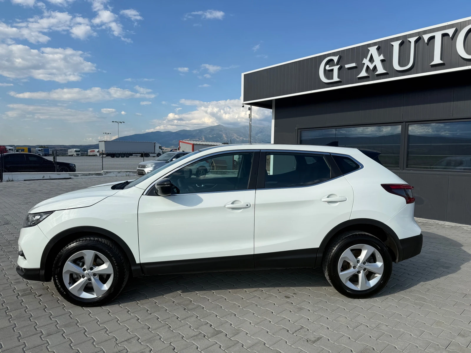 Nissan Qashqai 1.5 dci 116 ks Собствен лизинг !!! - изображение 8