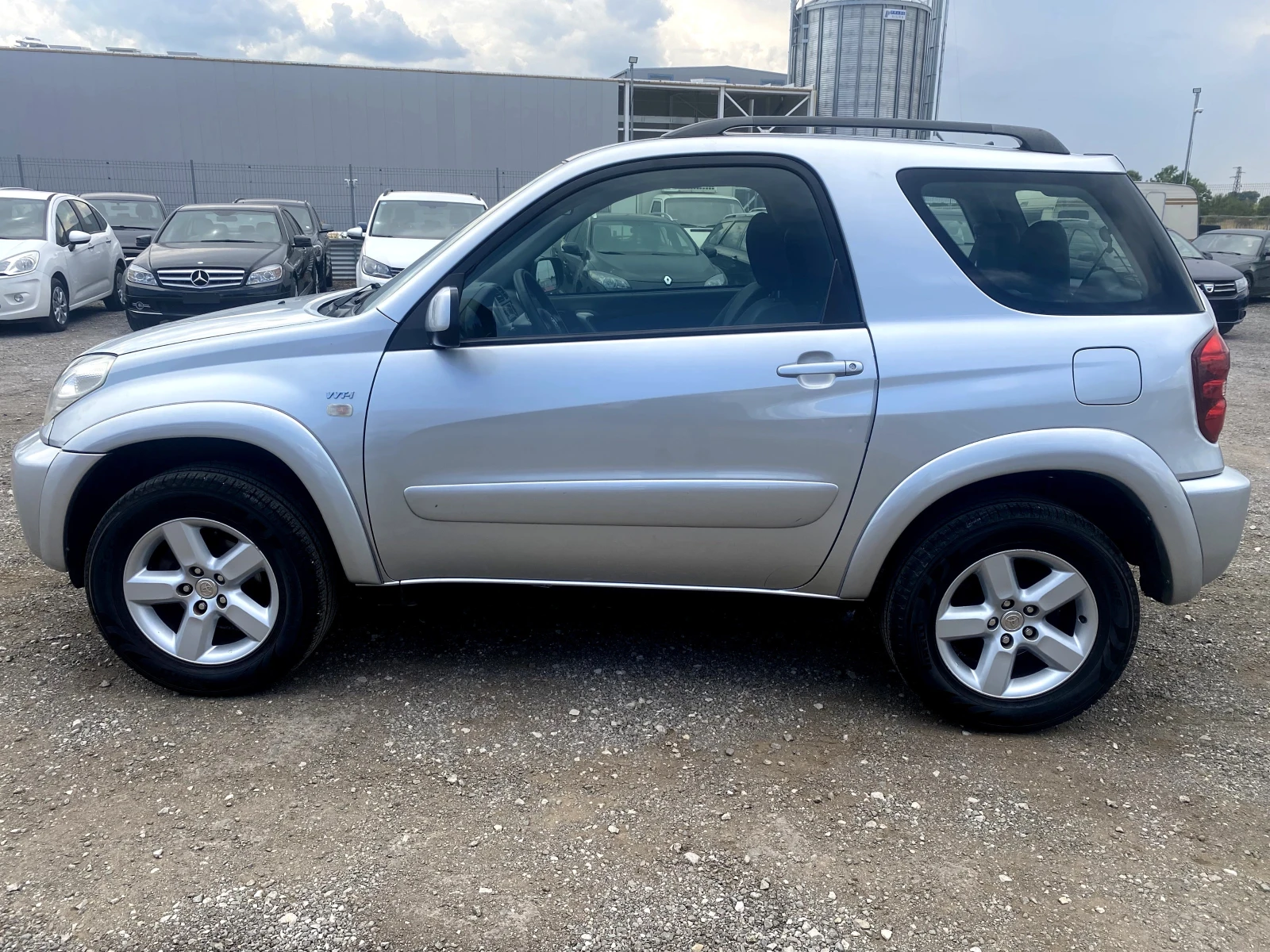 Toyota Rav4 2.0i Automatic Face LIft - изображение 2