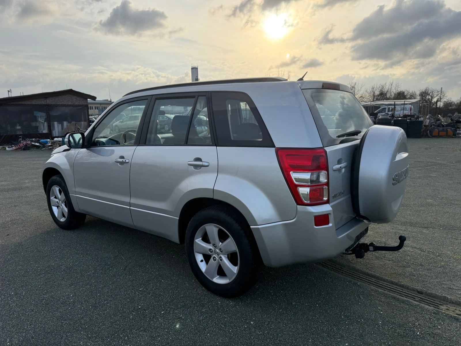 Suzuki Grand vitara 2.0 4x4 - изображение 5