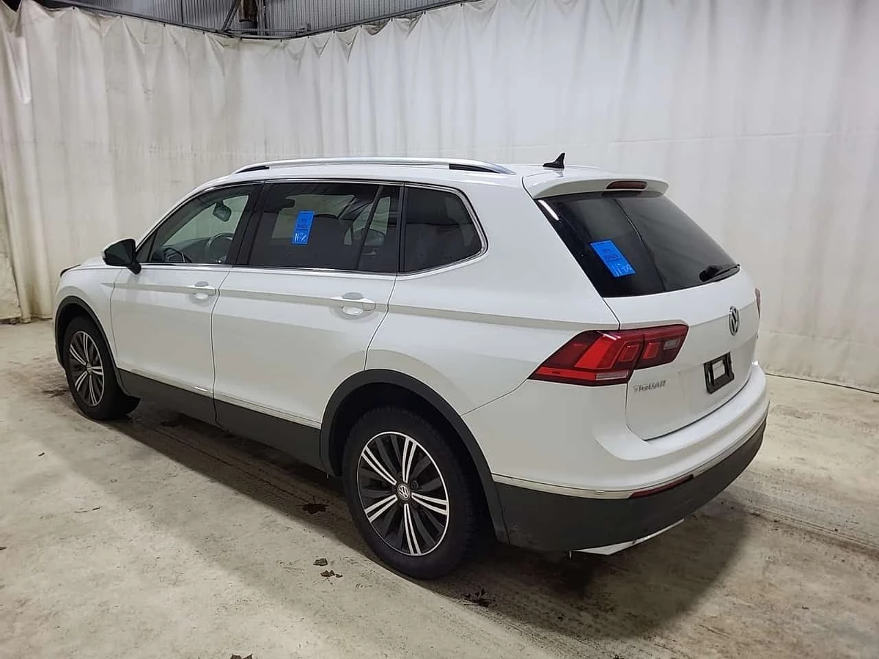 VW Tiguan * HIGHLINE * CARFAX * ПАНОРАМА * КАМЕРА * , снимка 4 - Автомобили и джипове - 53887318