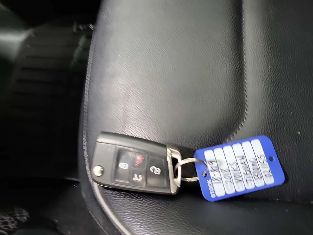 VW Tiguan * HIGHLINE * CARFAX * ПАНОРАМА * КАМЕРА * , снимка 9 - Автомобили и джипове - 53887318