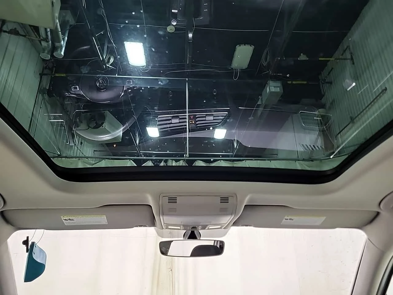 VW Tiguan * HIGHLINE * CARFAX * ПАНОРАМА * КАМЕРА * , снимка 14 - Автомобили и джипове - 53887318