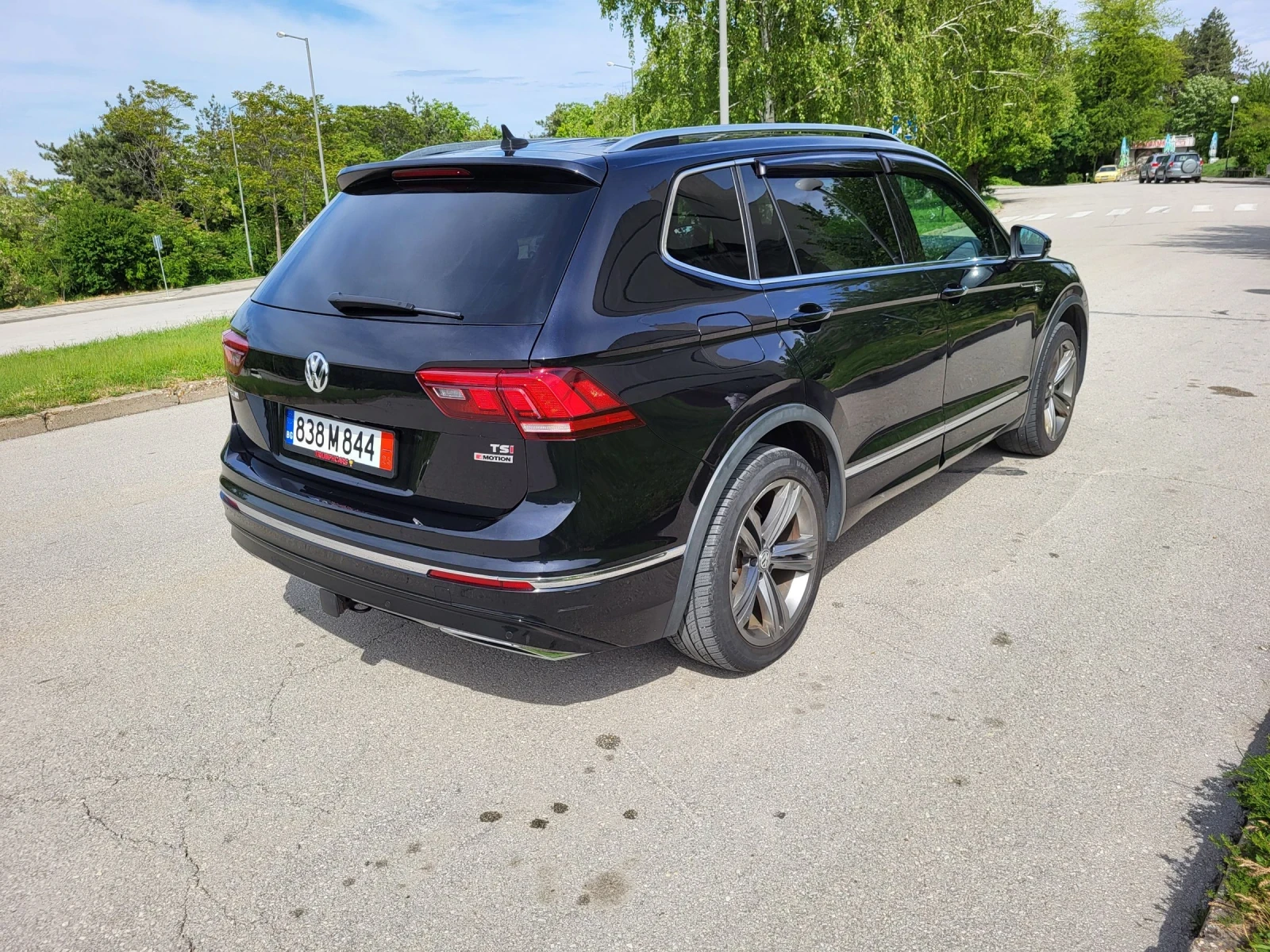 VW Tiguan R Line * HighLine * 8ск * ТОП, снимка 3 - Автомобили и джипове - 54618184