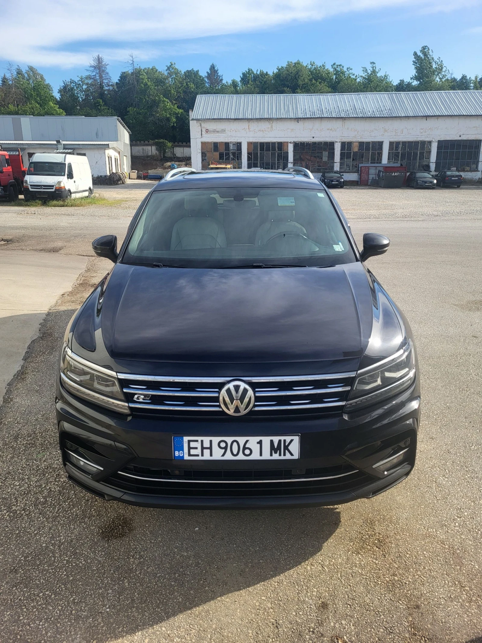 VW Tiguan R Line * HighLine * 8ск * ТОП* Long* Digital, снимка 3 - Автомобили и джипове - 54618184