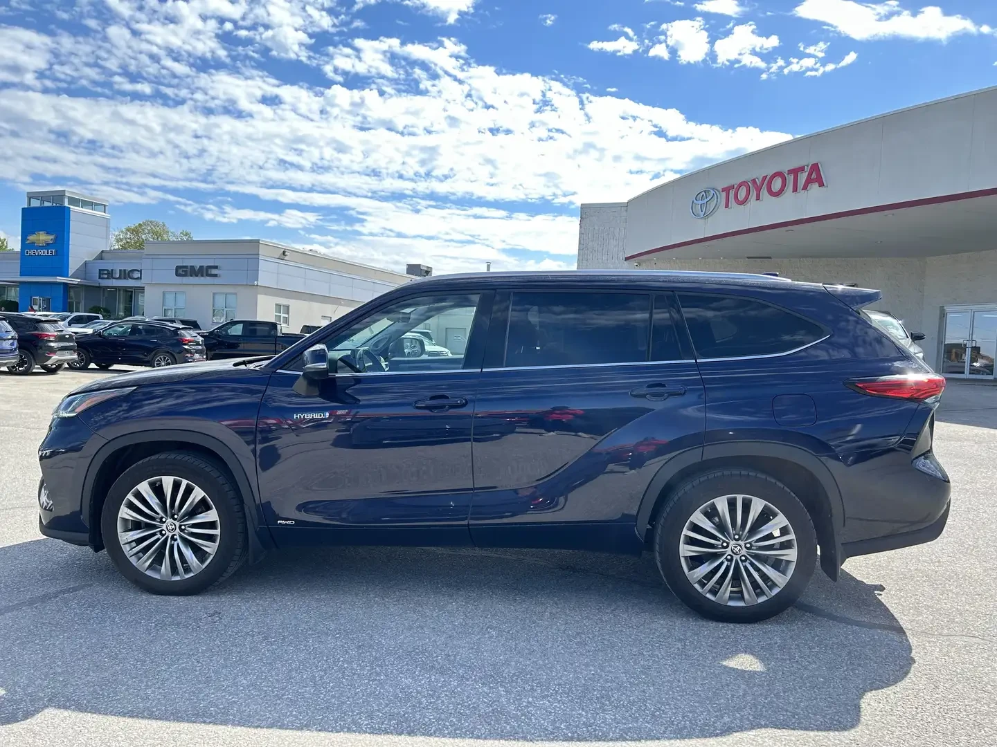 Toyota Highlander Hybrid Platinum, снимка 2 - Автомобили и джипове - 54836445