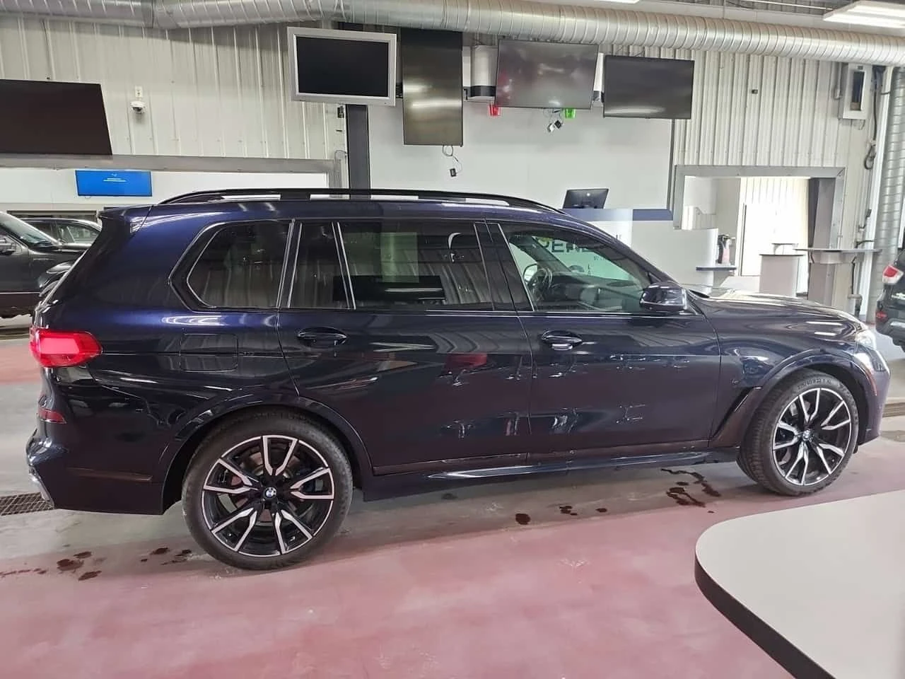 BMW X7 * xDrive40i * ДИСТРОНИК * ОБДУХВАНЕ * H/K * 360 * , снимка 3 - Автомобили и джипове - 55069011