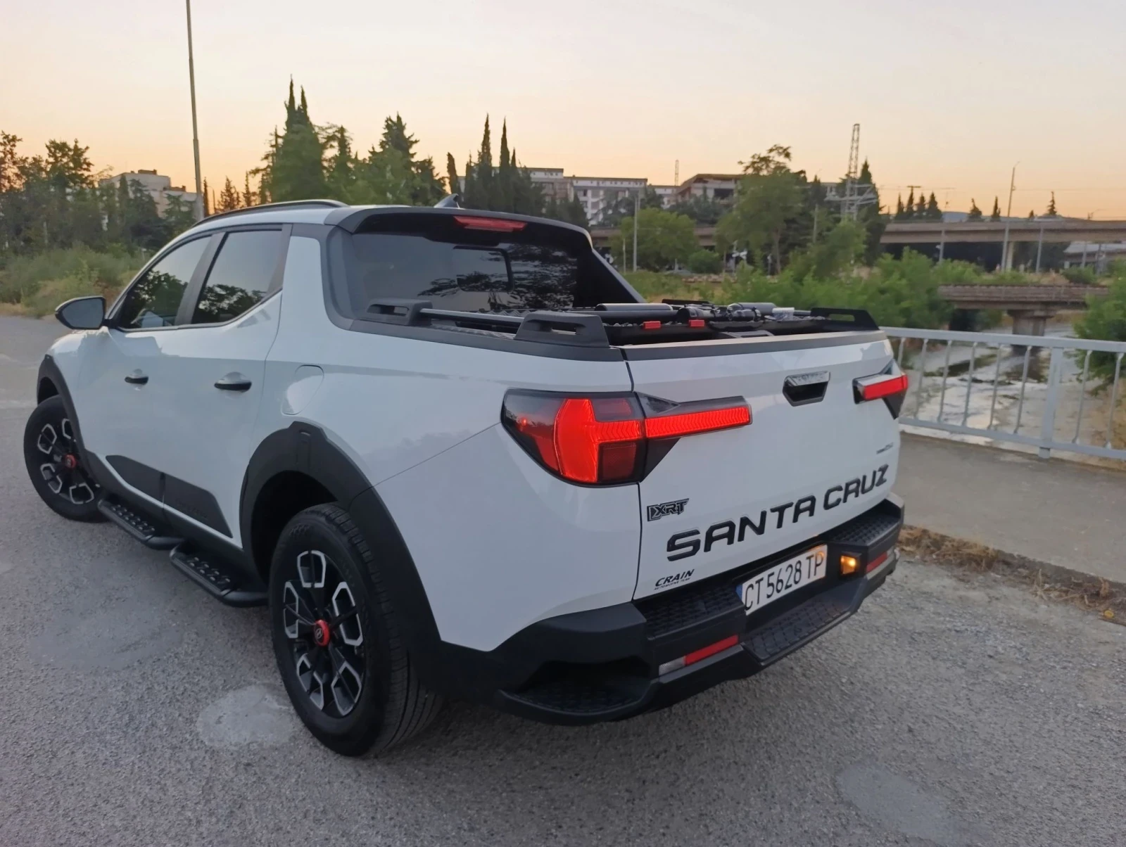 Hyundai Santa Cruz ПЕРФЕКТЕН ! НОВ НА 14200 КМ , снимка 4 - Автомобили и джипове - 55743367