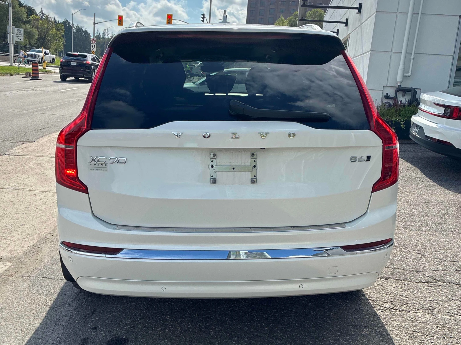 Volvo Xc90 * Ultimate Bright Theme * CARFAX * АВТОКРЕДИТ* , снимка 4 - Автомобили и джипове - 56072058
