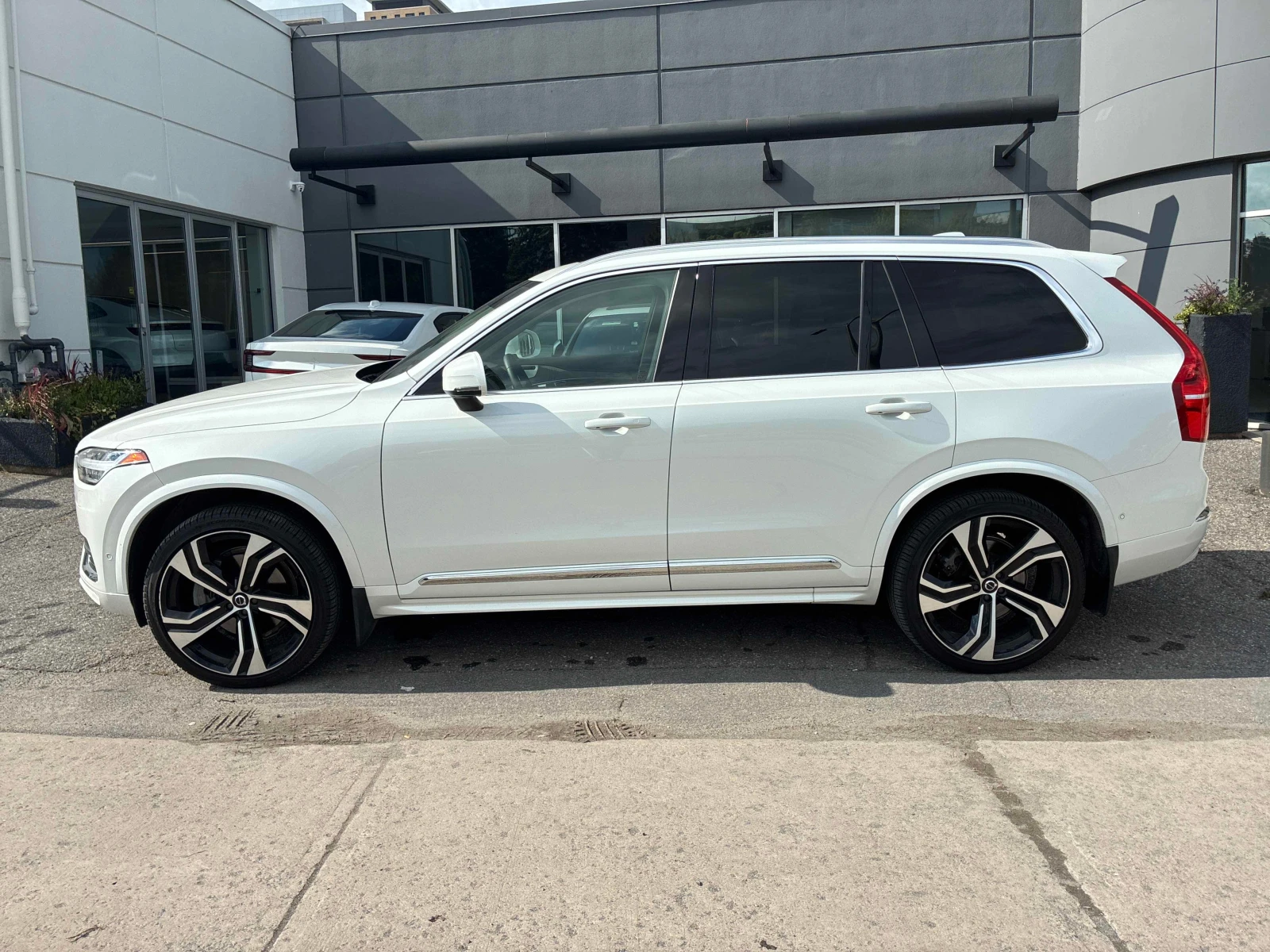 Volvo Xc90 * Ultimate Bright Theme * CARFAX * АВТОКРЕДИТ* , снимка 2 - Автомобили и джипове - 56072058