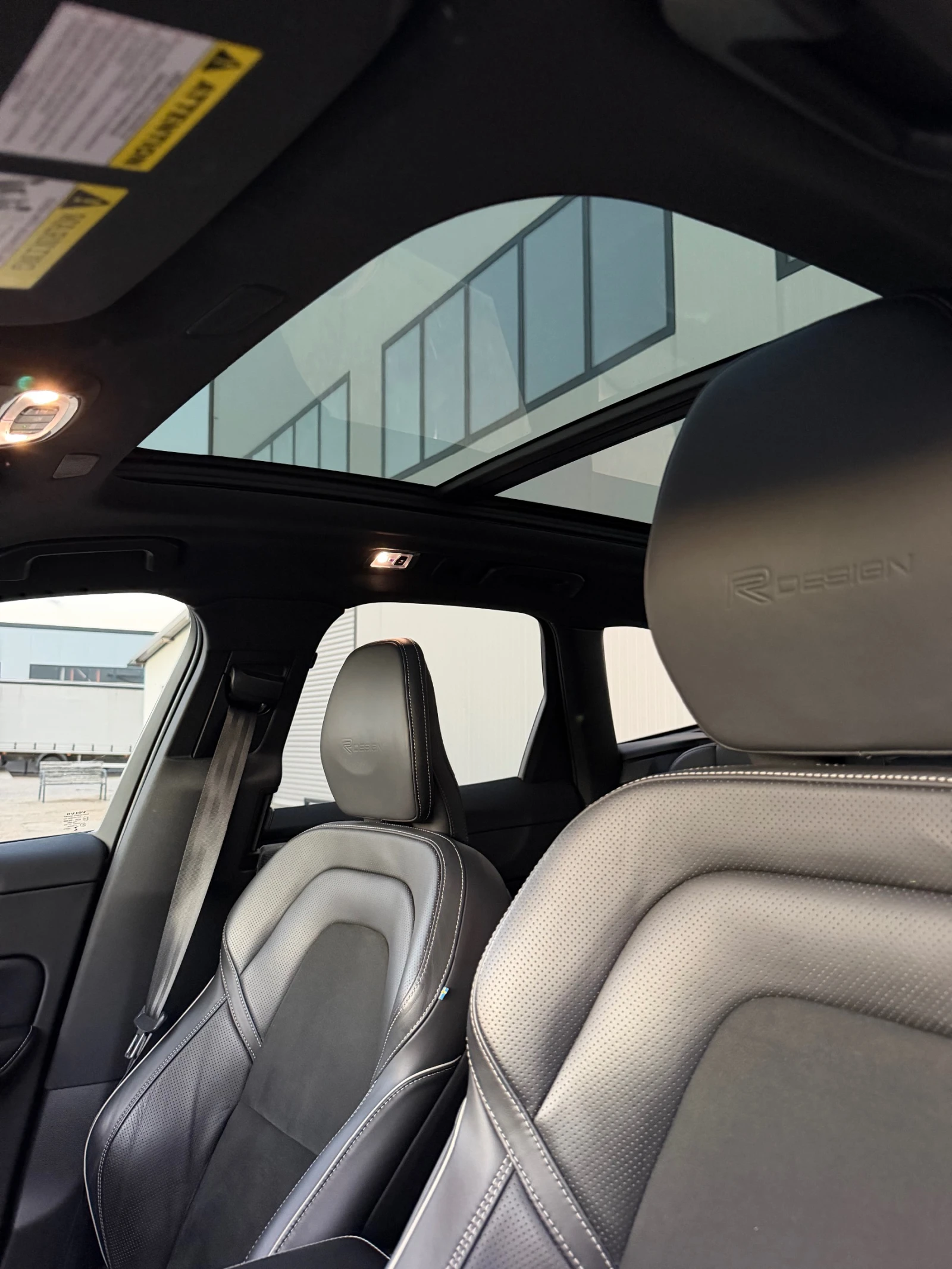 Volvo XC60 T6 R Design, снимка 8 - Автомобили и джипове - 56262496