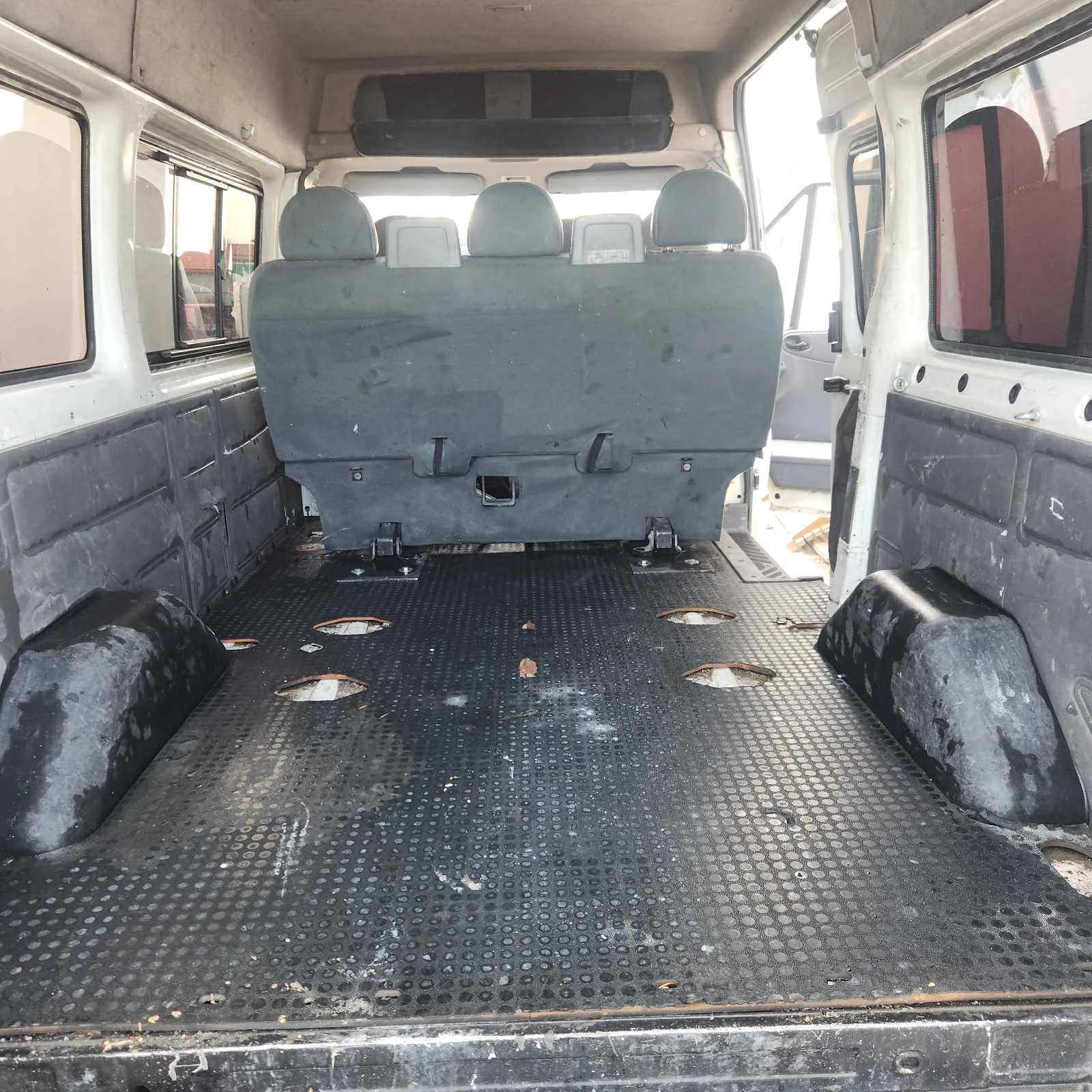 Ford Transit 330 - изображение 5