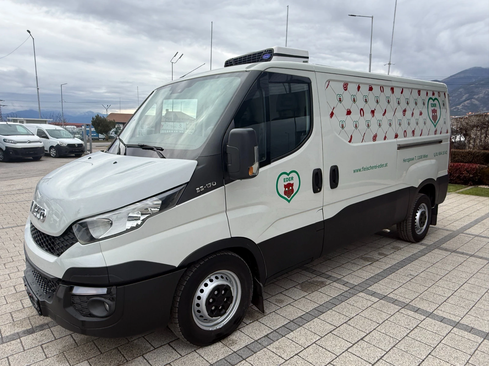Iveco Daily 35S17 3.0HPI Хладилен + Клима 2 странични врати - изображение 3