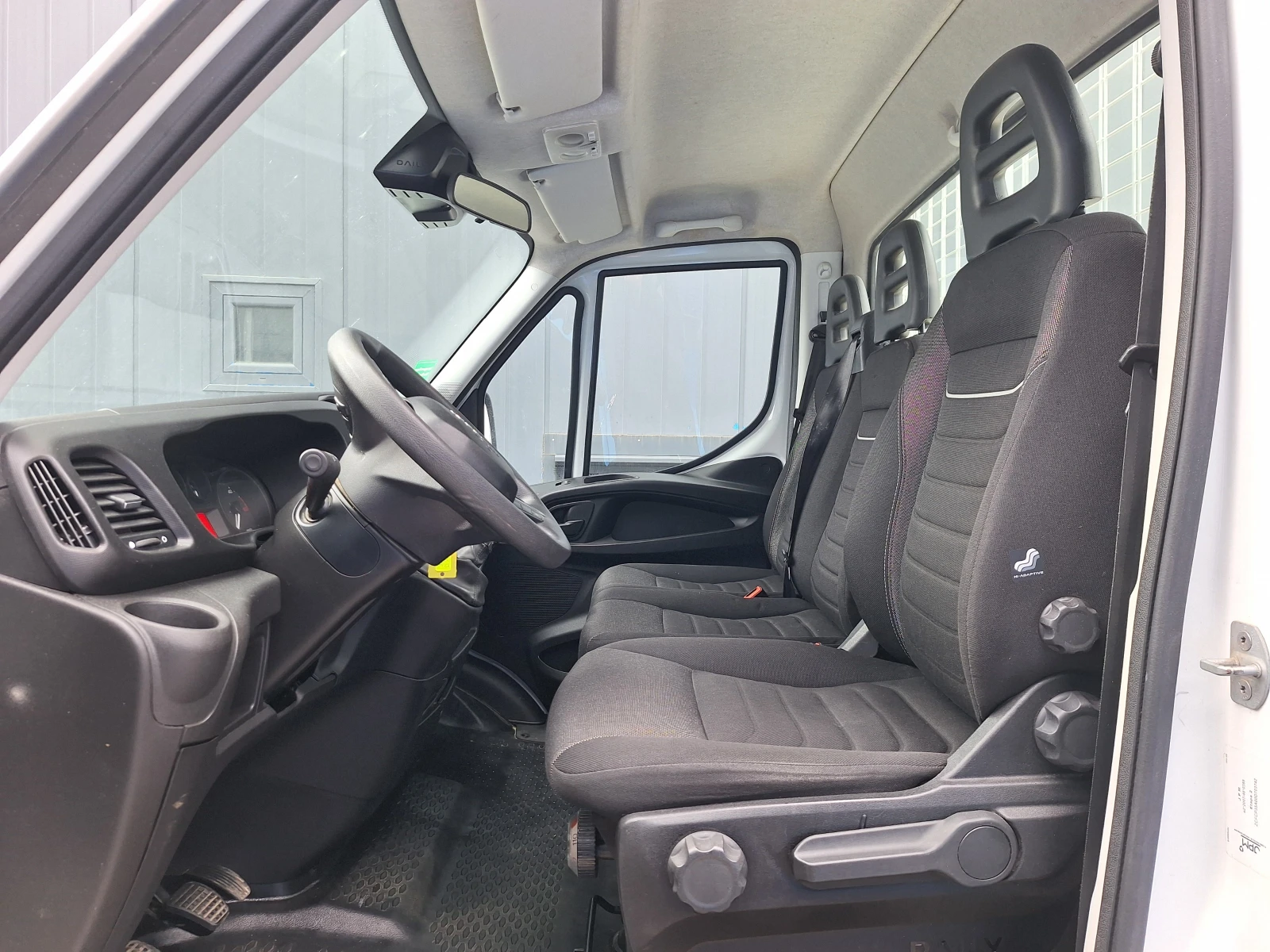 Iveco Daily 35C14, снимка 7 - Бусове и автобуси - 54030380