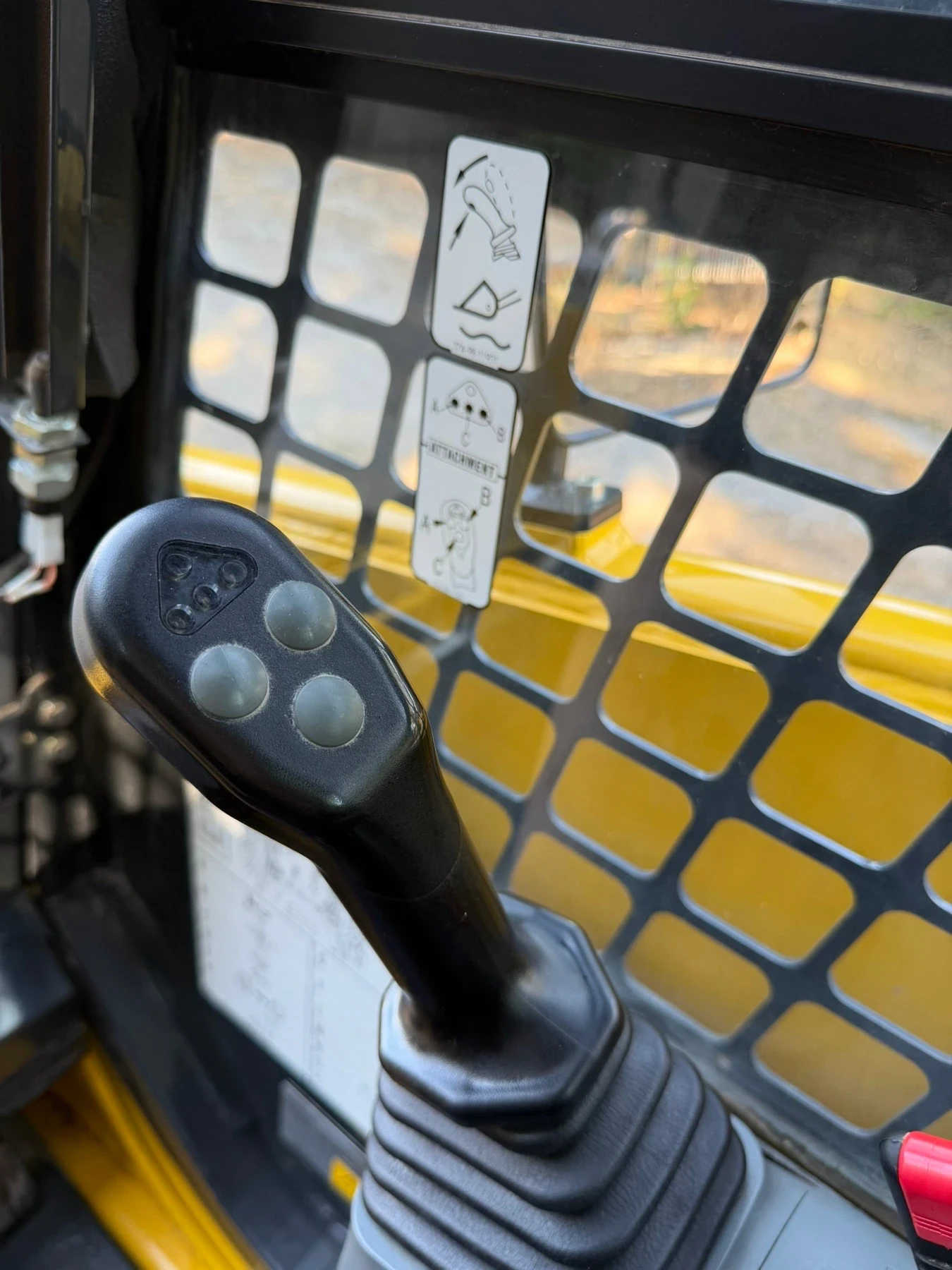 Челен товарач Komatsu Мини челен товарач SK715, снимка 13 - Индустриална техника - 56097358