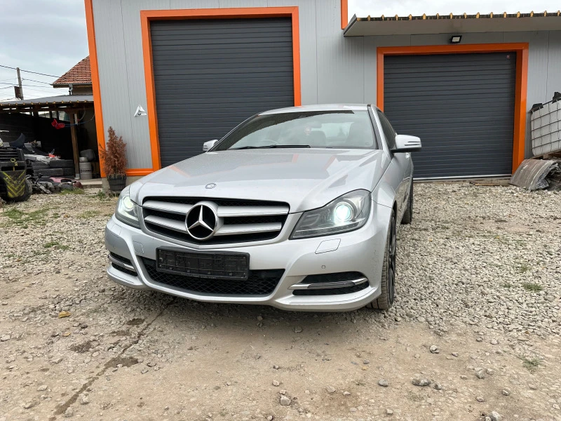 Mercedes-Benz C 220, снимка 1 - Автомобили и джипове - 45557818