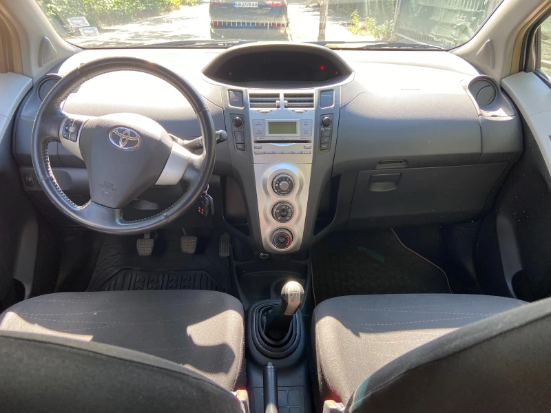 Toyota Yaris, снимка 3 - Автомобили и джипове - 47027794