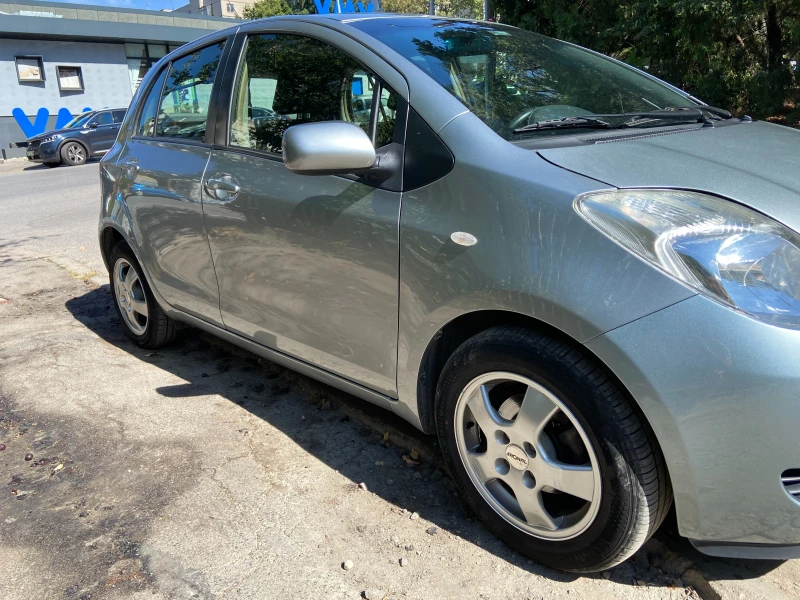 Toyota Yaris, снимка 4 - Автомобили и джипове - 47027794