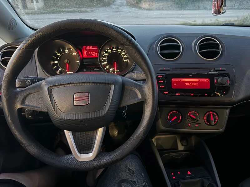 Seat Ibiza 1.4TDI, снимка 11 - Автомобили и джипове - 47256211