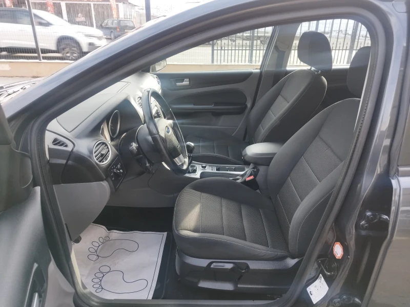 Ford Focus 1.6i, снимка 9 - Автомобили и джипове - 48056824