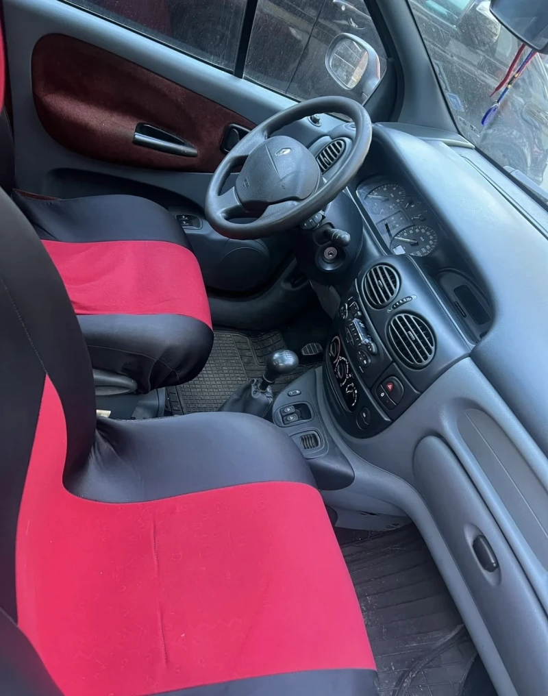 Renault Scenic 1.6, снимка 5 - Автомобили и джипове - 49137182