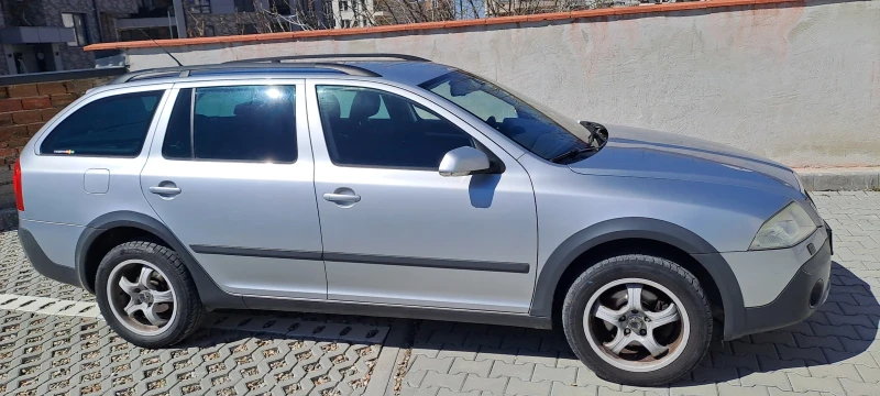 Skoda Octavia Scout, снимка 5 - Автомобили и джипове - 49557697