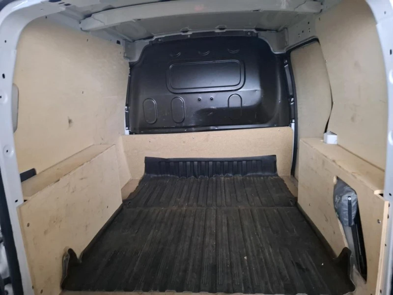 Renault Kangoo 1.5dCi, GPS, снимка 9 - Автомобили и джипове - 52081422