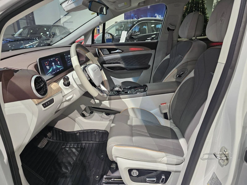 DONGFENG M4-YACHT 1.5 T, снимка 7 - Автомобили и джипове - 52654721