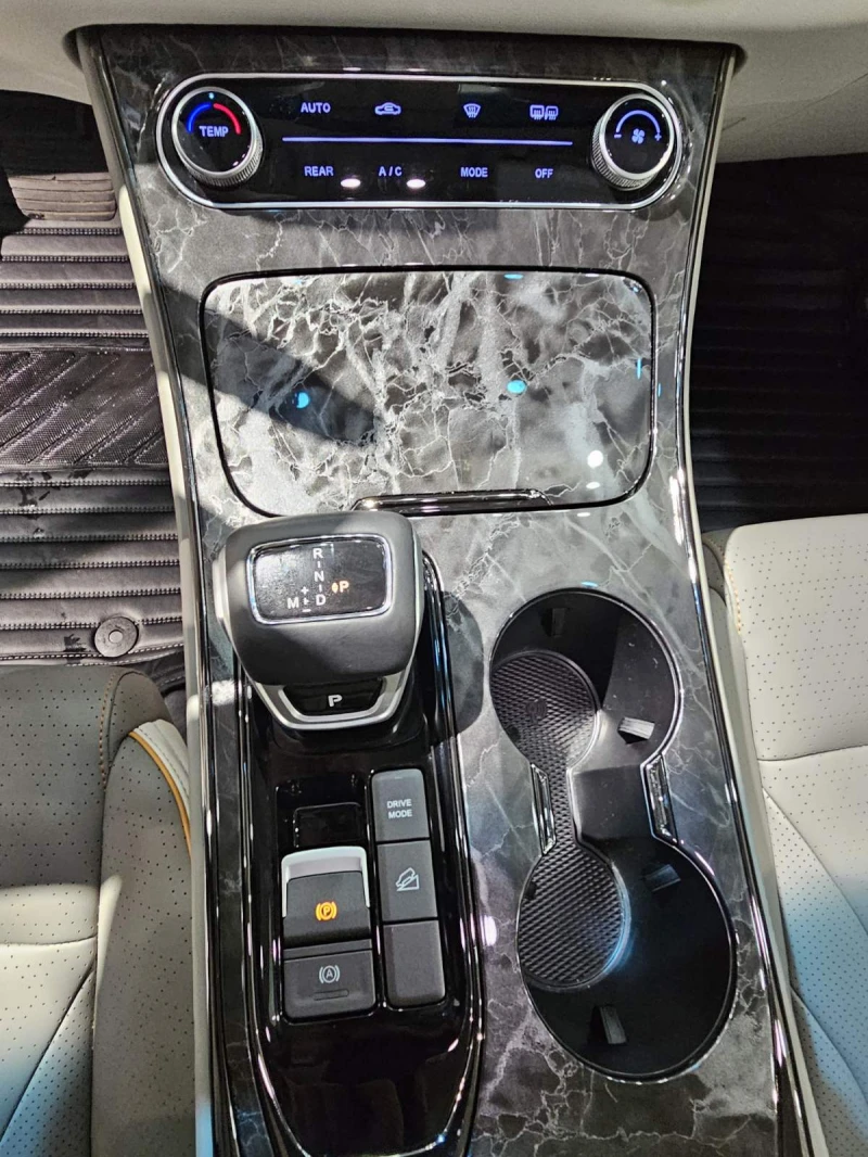 DONGFENG M4-YACHT 1.5 T, снимка 12 - Автомобили и джипове - 52654721