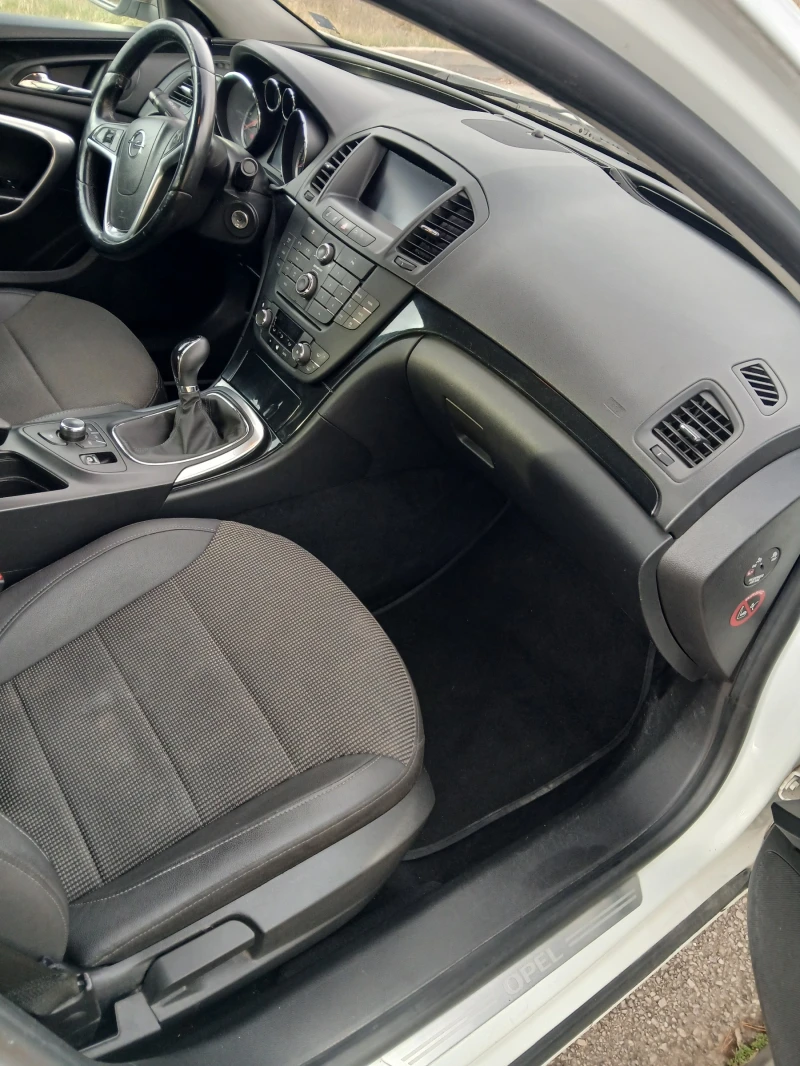 Opel Insignia, снимка 7 - Автомобили и джипове - 52990959
