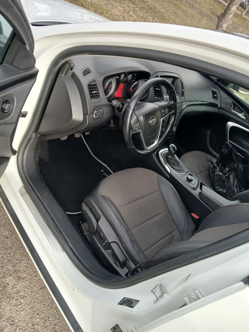 Opel Insignia, снимка 9 - Автомобили и джипове - 52990959