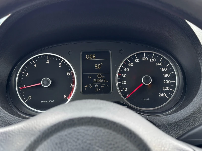VW Polo 1.2i Климатик Euro5А, снимка 9 - Автомобили и джипове - 52996502