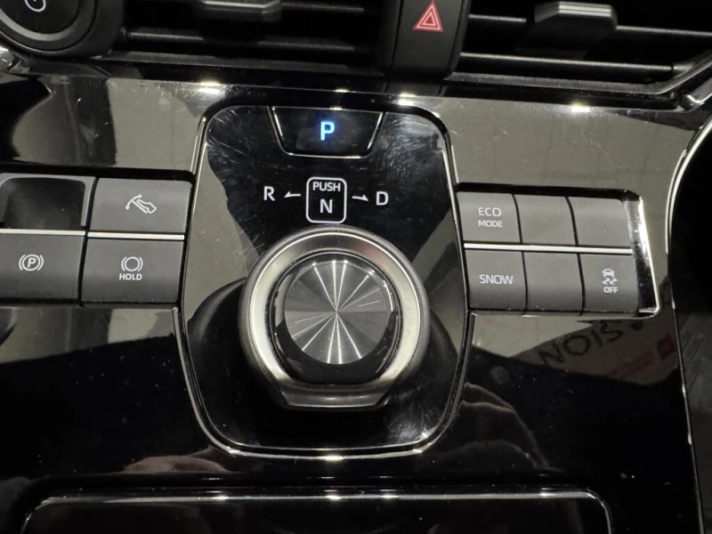 Toyota bZ4X LE* Подгрев* Камера* Sunroof* От представителство, снимка 11 - Автомобили и джипове - 53158376